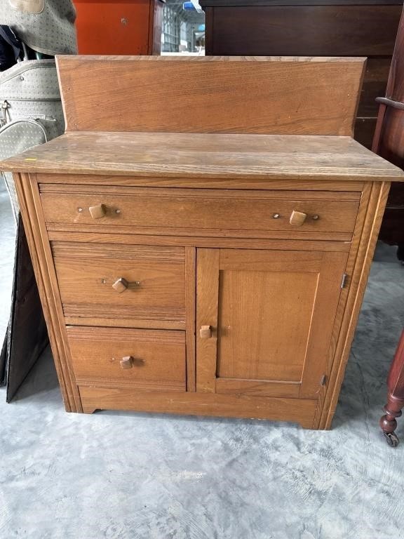 Antique wash stand with drawers