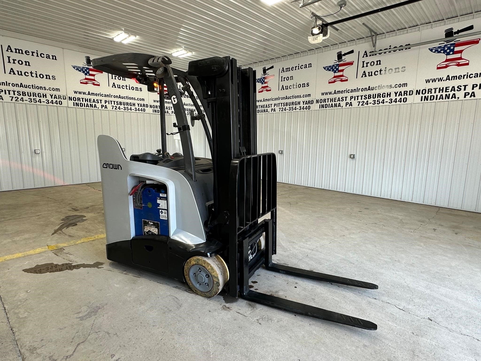 2014 Crown RC-5500 Forklift w/Charger