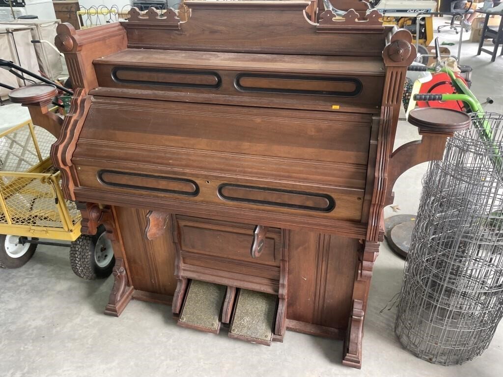 Antique walnut pump Mason & Hamlin organ