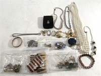 Costume Jewelry, Pins, & Necklaces