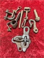 Old Metal Hangars Misc + Complete Slider Lock