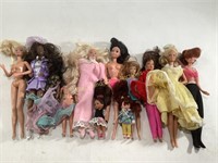 (12) Mattel Barbies