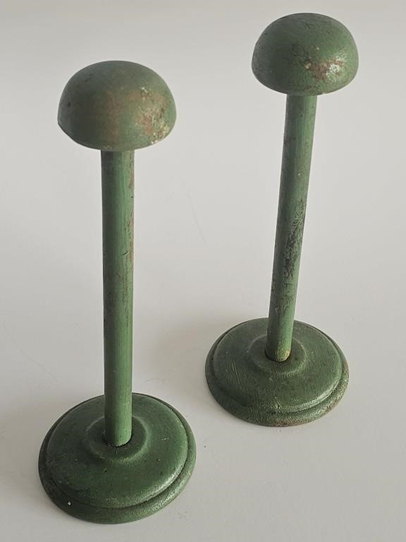 COOL SET OF WOODEN GREEN HANDLED TOWL HOLDERS