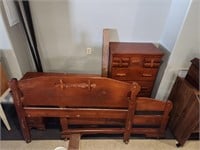 6 piece Maple bedroom set with log cabin design.