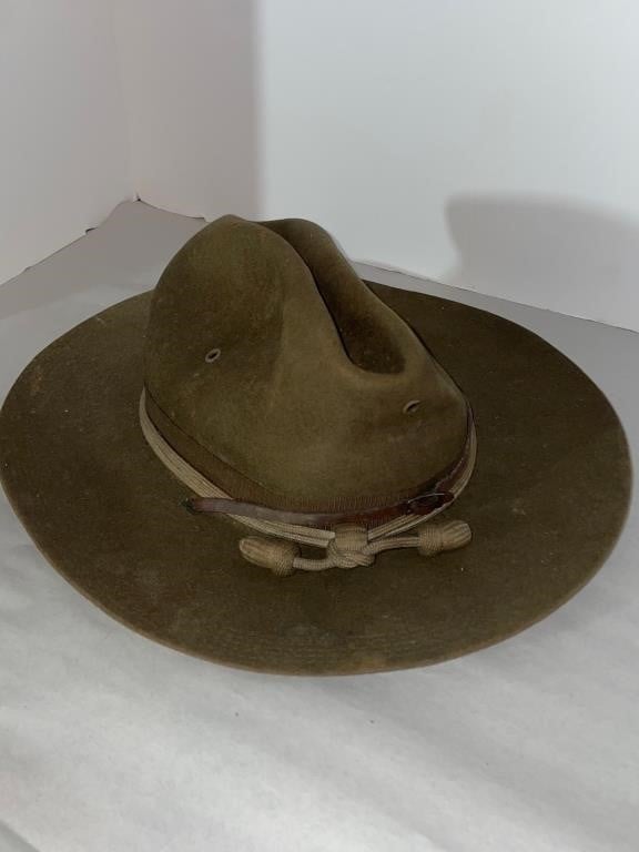 WWI US army campaign hat.