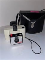 Polaroid swinger model 20 land camera