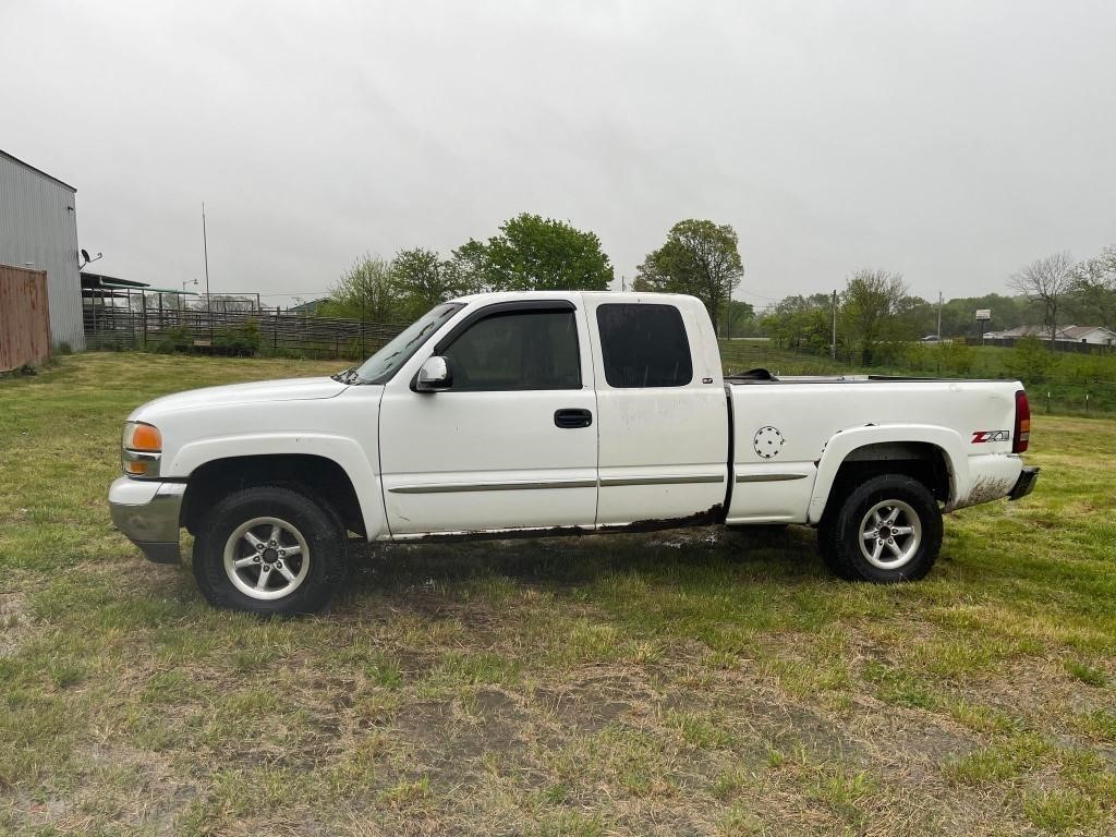 2002 GMC Sierra Z71 Extended Cab Truck-SALVAGE
