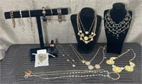 MIXED LOT GOLD TONE JEWELRY
