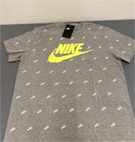 NWT Nike T-Shirt Size Large