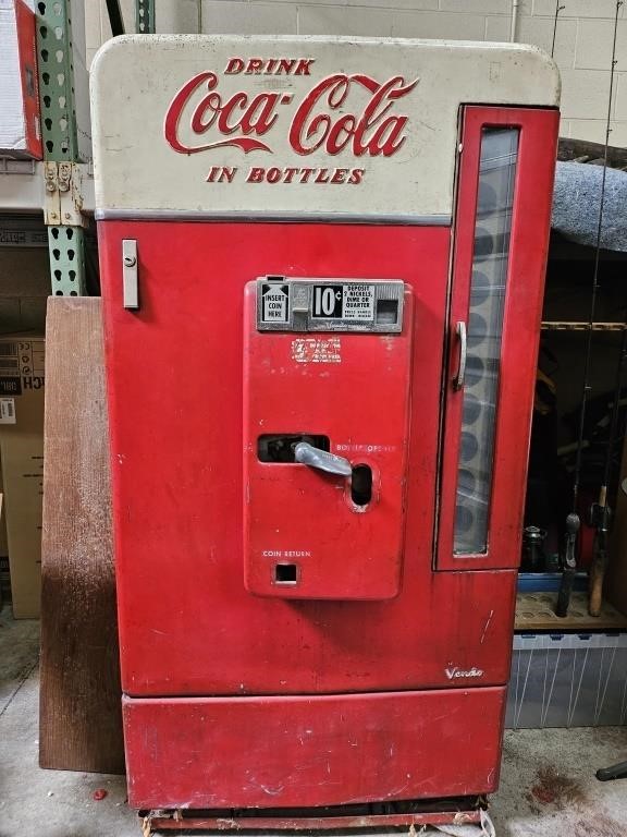 Vintage Coca-Cola Vendo Vending Machine