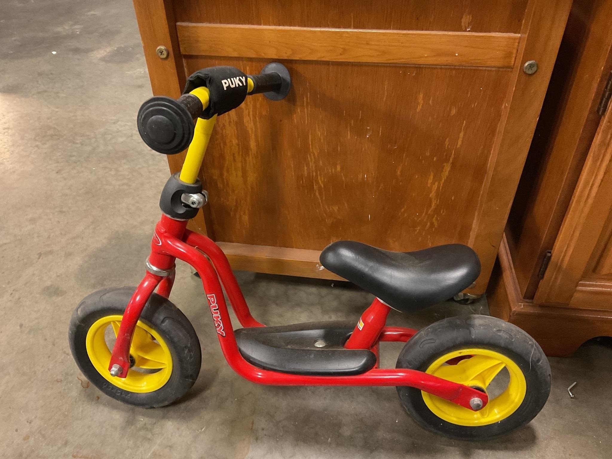 Small puky scooter