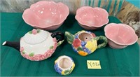 11 - COLLECTIBLE TEAPOTS & FLOWER BOWLS (Y120)