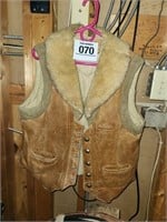 Leather vest - lined - sz 40