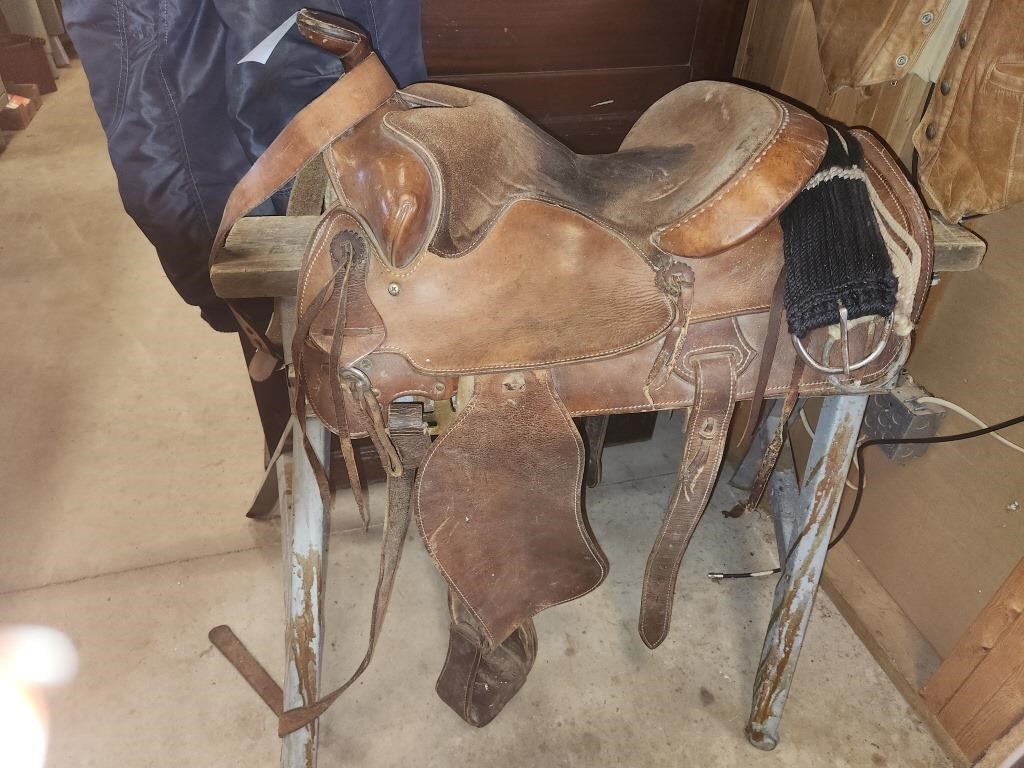 V. nice saddle