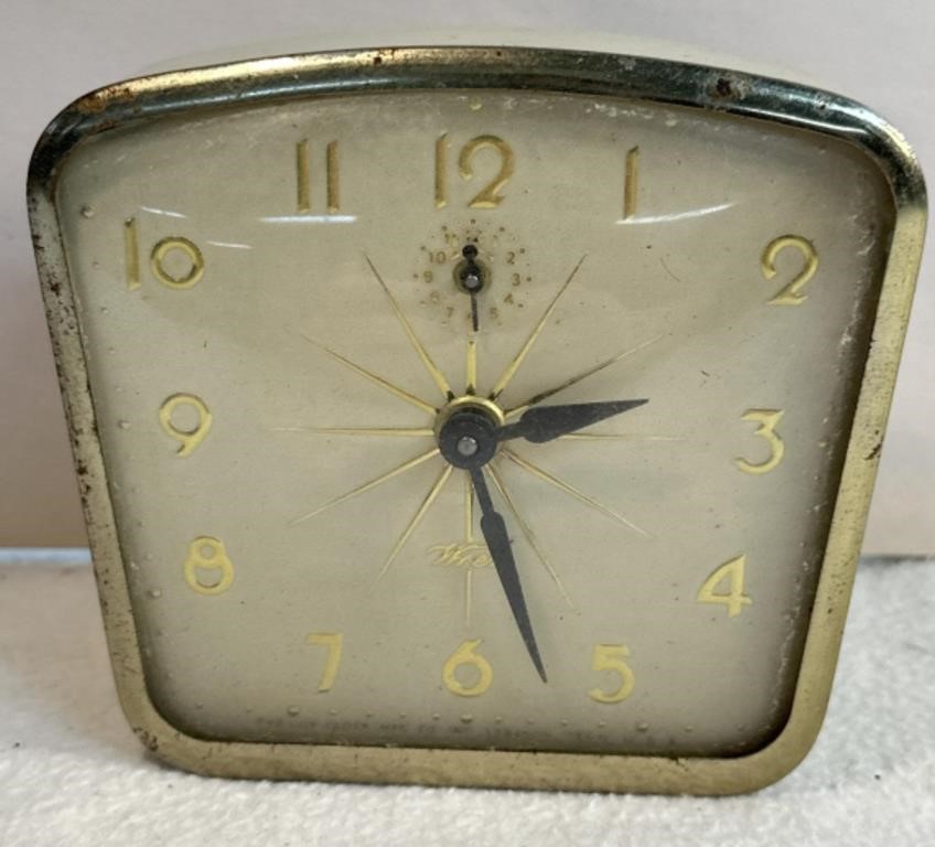 Vintage Wren Analog Clock
