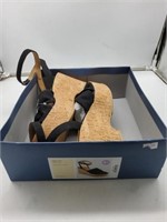 Universal mellie heels size 6 1/2 heels