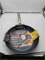 Red volcano 10" frypan