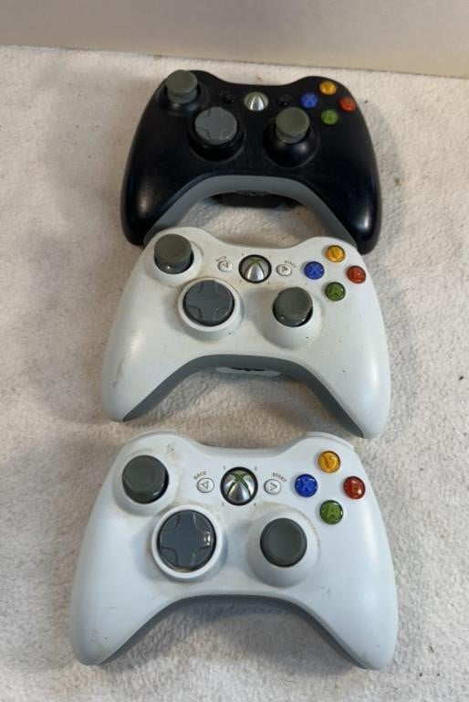 Lot Of 3 Xbox 360 Controllers