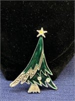 Christmas tree brooch missing top stone