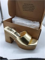 Cape Robin size 10 gold heels