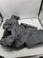 Grey cargo pants Size 40 x 30