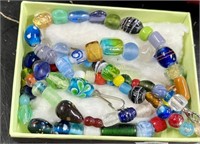 GLASS BEAD NECKLACE