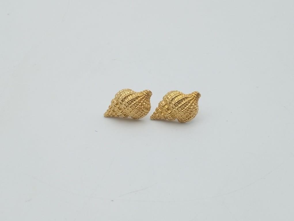 18K Yellow Gold Conch Shell Earrings 4.1 grams