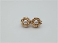 14K Gold Leverback Button Pearl Earrings 4.3 gram