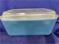 Pyrex 502-B Blue Refrigerator Dish with lid.