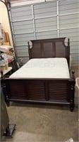 NICE Ashley Furniture Co. Queen Bed