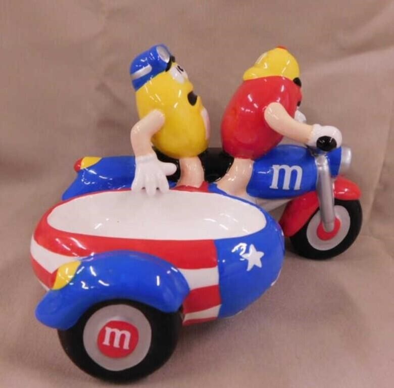 2002 M&M's Patriotic motorcycle candy dish