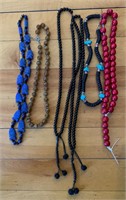 VINTAGE BEADED NECKLACES (B)