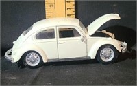 Maisto VW beetle-white