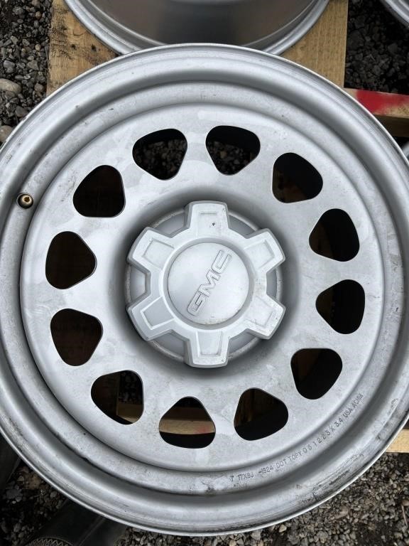 17in Gmc Steel Rim With Center Caps And Sensors