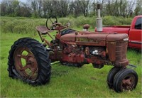 Farmall tractor for parts