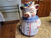 Hull Winnie Pig Cookie Jar with Gold Trim