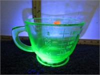 DEPRESSION GLASS MEASURING CUP -- GLOWS UNDER UV