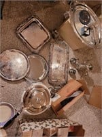 Silver/Pyrex Chaffing Dish, Trays