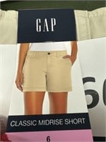 Gap short 6