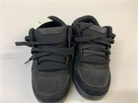 New  Mens Size 7 Black Skater Shoes