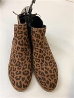 New Ladies Size 9 Leopard Print Boots