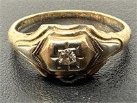 Sz.6 10k. Gold Ring 1.11 Grams