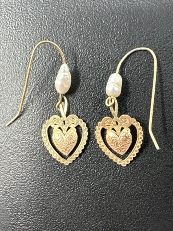 14k. Gold Heart Earrings .84 Grams