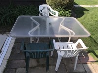Glasstop Patio Table & 5 Outdoor Chairs