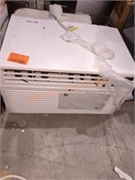 LG 14,000 BTU 750sq.ft. room Air conditioner