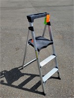 Portable 2-Step Ladder