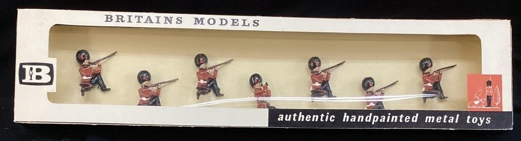 VTG. BRITAINS MODEL SOLDIERS COLDSTREAM GUARDS