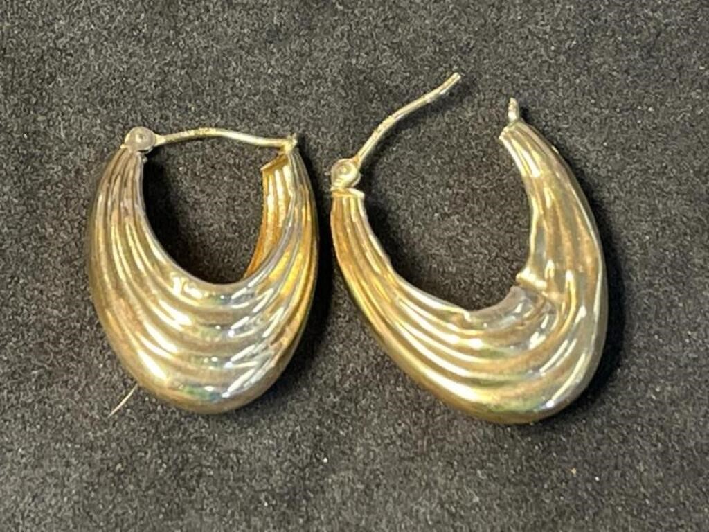 14K Gold Earrings 1.6 Grams