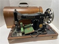 Vintage Singer Sewing Machine. Model JB170074