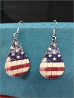 Silvertone American Flag on Wood Earrings NIP